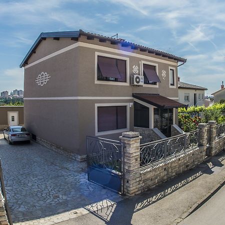 Diegos Apartments Пула Экстерьер фото